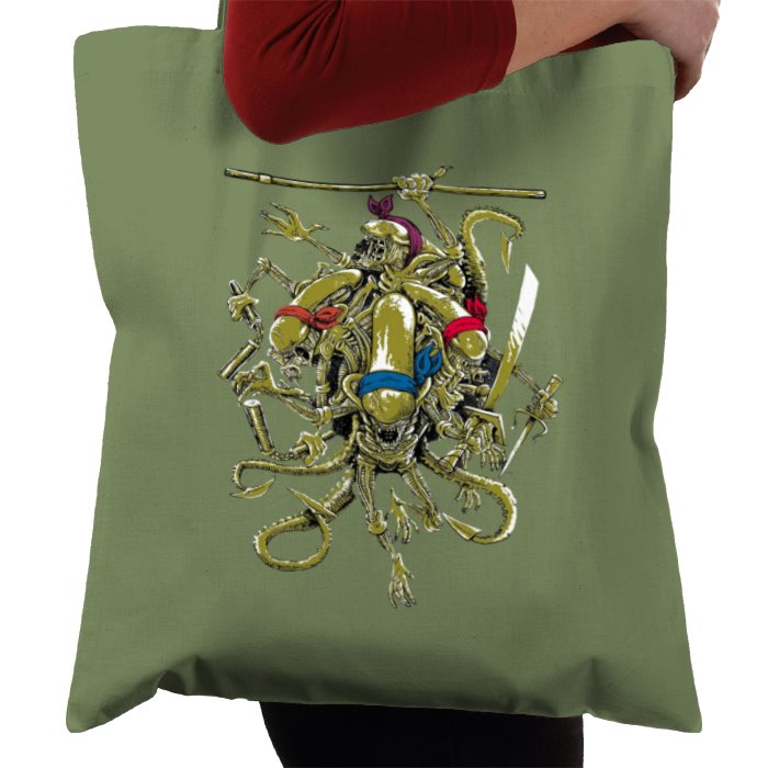 Aliens & Teenage Mutant Ninja Turtles - Teenage Mutant Xenomorph Ninja's Tote Bag